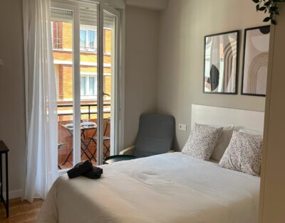 DA224_H3 Habitación exterior con balcón